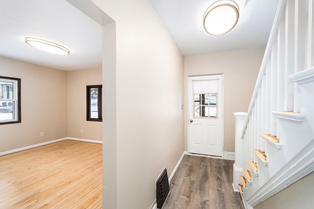 706 E 11th Street, Duluth, MN 55805