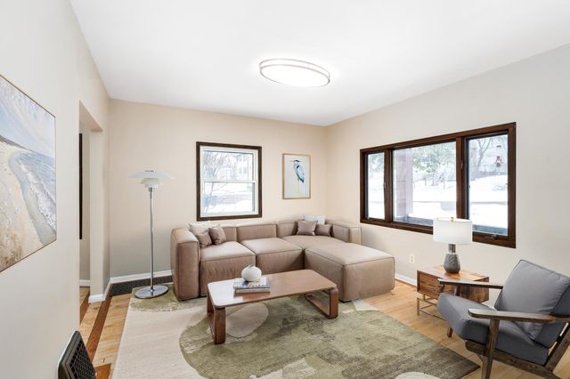 706 E 11th Street, Duluth, MN 55805