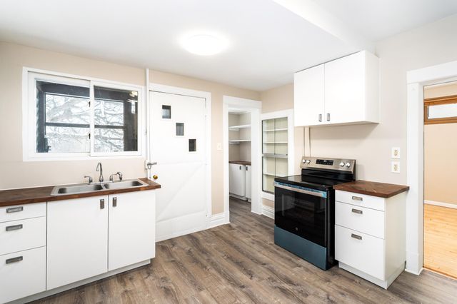 706 E 11th Street, Duluth, MN 55805