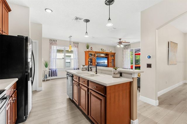 555 CAREY WAY, Orlando, FL 32825