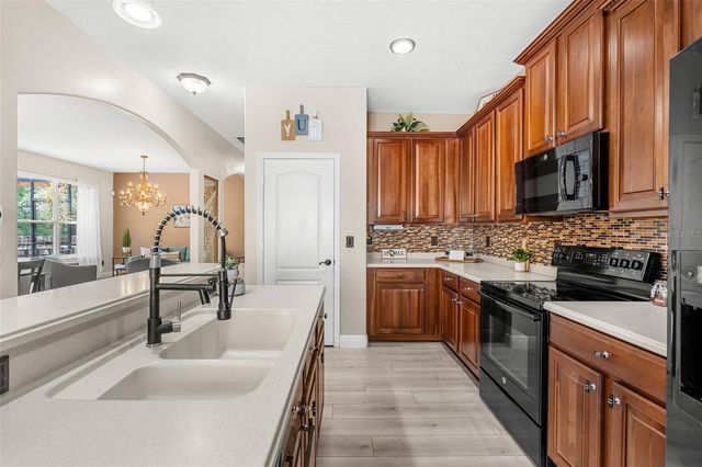 555 CAREY WAY, Orlando, FL 32825