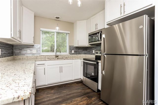 710 Westbridge Drive, St Peters, MO 63376