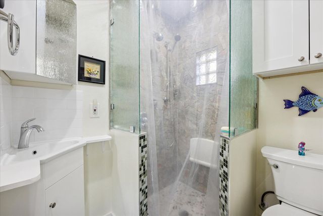 3009 McElroy DR, Austin, TX 78757