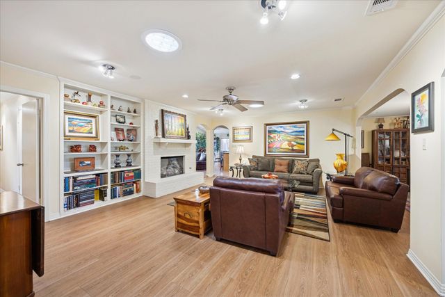 3009 McElroy DR, Austin, TX 78757