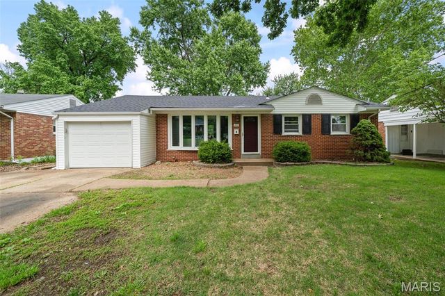 265 W Saint Anthony Lane, Florissant, MO 63031