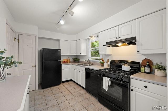 265 W Saint Anthony Lane, Florissant, MO 63031