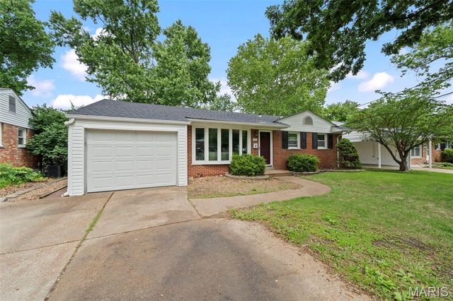 265 W Saint Anthony Lane, Florissant, MO 63031