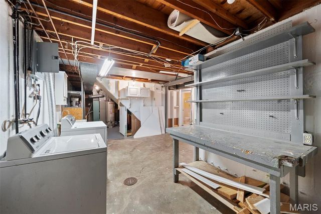 265 W Saint Anthony Lane, Florissant, MO 63031