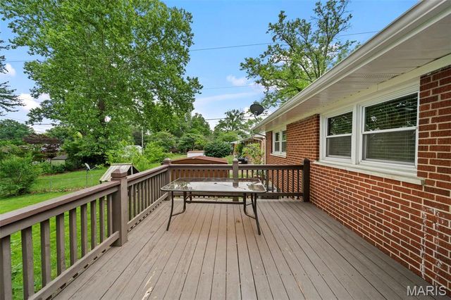 265 W Saint Anthony Lane, Florissant, MO 63031
