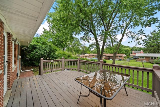 265 W Saint Anthony Lane, Florissant, MO 63031
