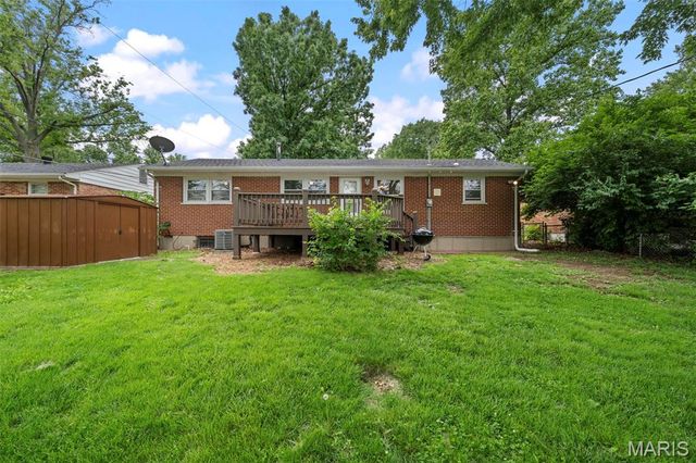 265 W Saint Anthony Lane, Florissant, MO 63031