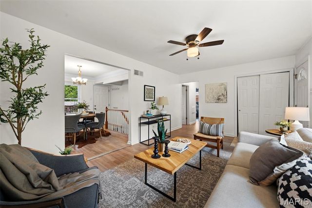 265 W Saint Anthony Lane, Florissant, MO 63031