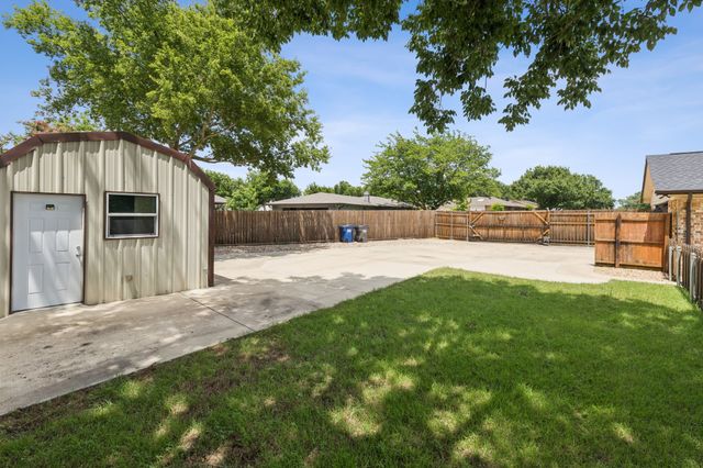 431 Sleepy Top Drive, Glenn Heights, TX 75154