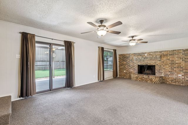 431 Sleepy Top Drive, Glenn Heights, TX 75154