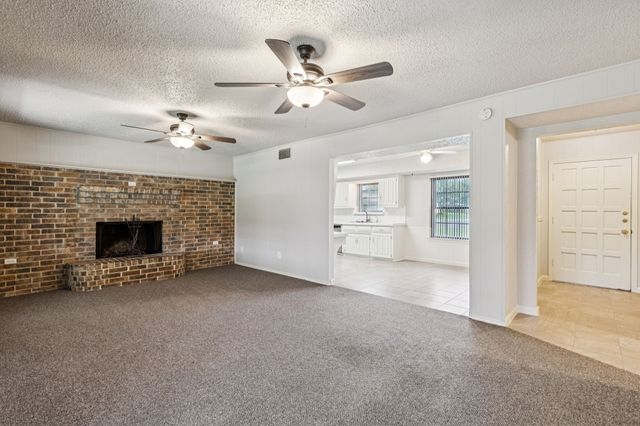 431 Sleepy Top Drive, Glenn Heights, TX 75154