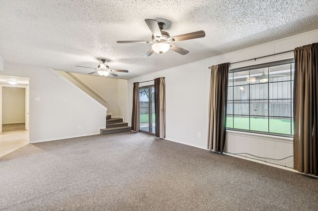 431 Sleepy Top Drive, Glenn Heights, TX 75154