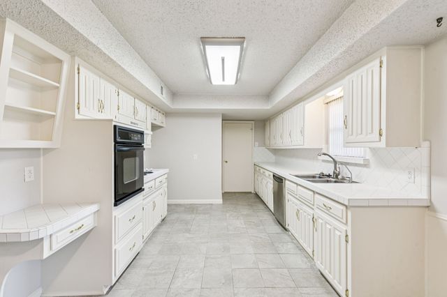 431 Sleepy Top Drive, Glenn Heights, TX 75154