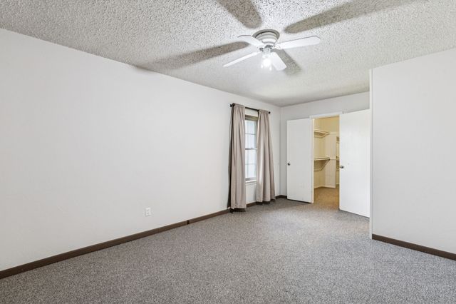431 Sleepy Top Drive, Glenn Heights, TX 75154
