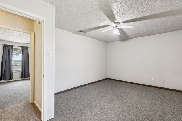 431 Sleepy Top Drive, Glenn Heights, TX 75154
