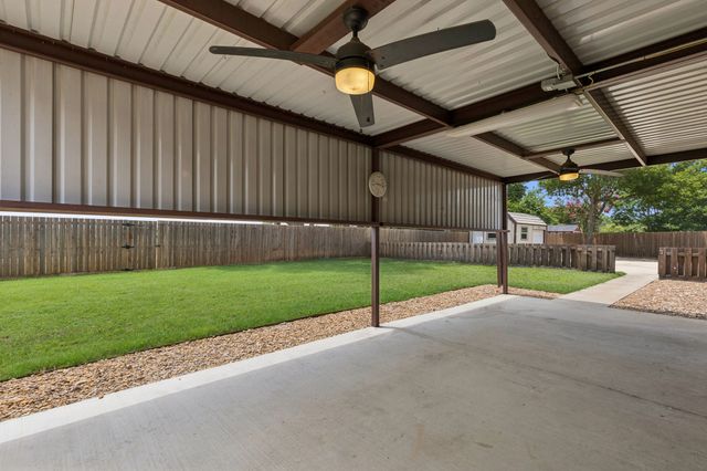431 Sleepy Top Drive, Glenn Heights, TX 75154
