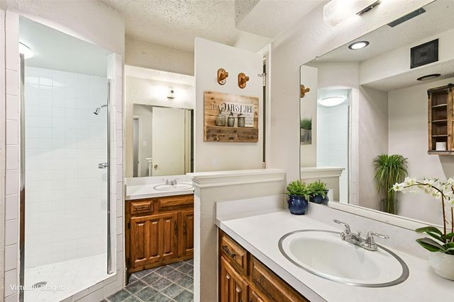 431 Sleepy Top Drive, Glenn Heights, TX 75154