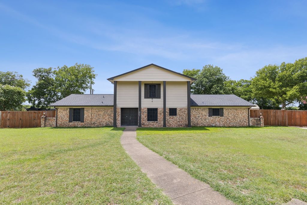 431 Sleepy Top Drive, Glenn Heights, TX 75154