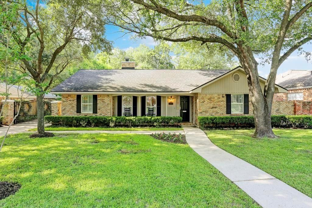 7506 Creekwood Drive, Houston, TX 77063