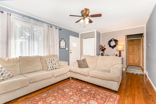 923 Plaza Drive, Joliet, IL 60435