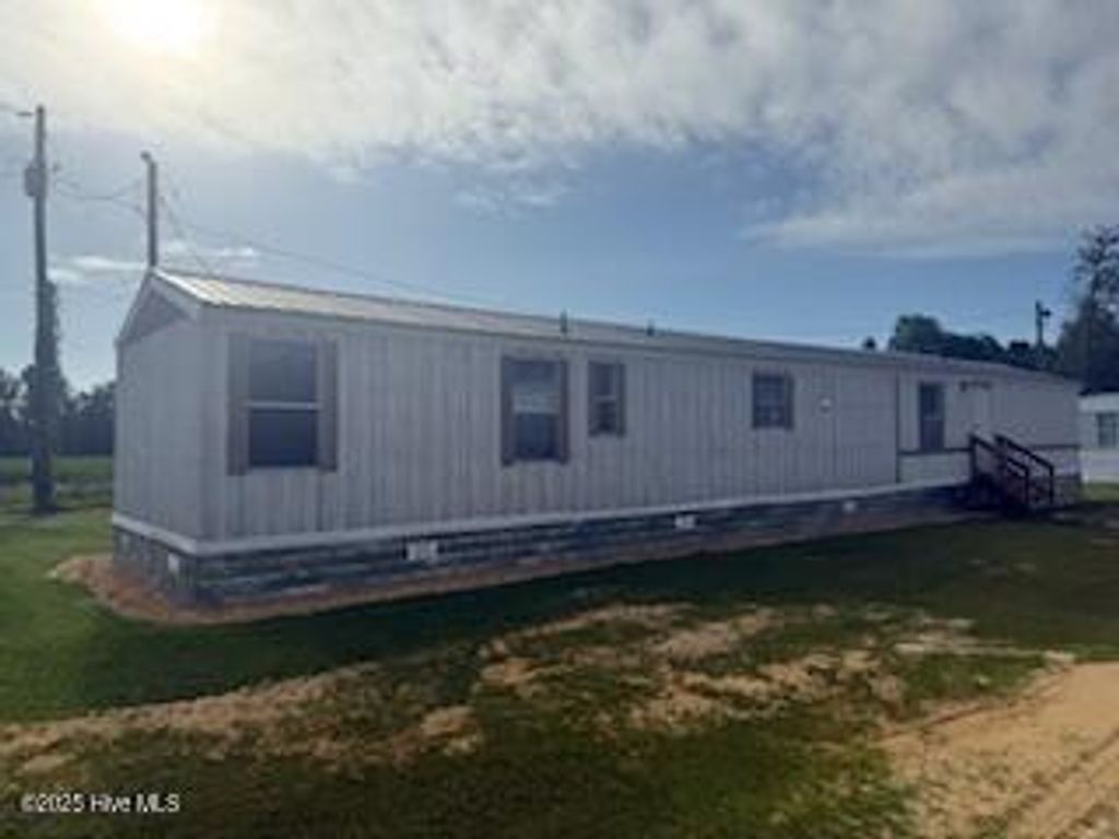 3745 Burgaw Highway 13, Jacksonville, NC 28540