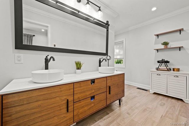 457 Pinebrook Boulevard, New Rochelle, NY 10804