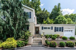457 Pinebrook Boulevard, New Rochelle, NY 10804