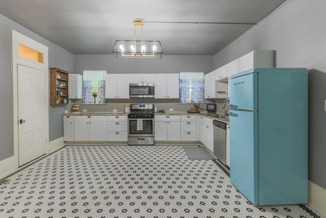 453 E Marshall Street, Van Alstyne, TX 75495