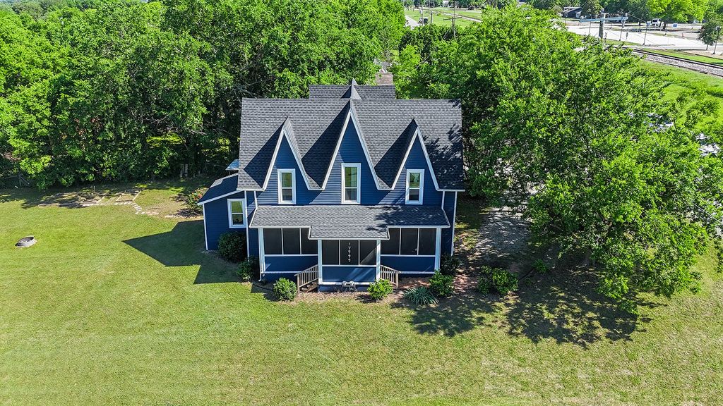 453 E Marshall Street, Van Alstyne, TX 75495