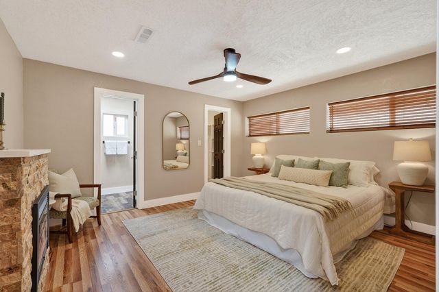 1025 Roma Avenue NE, Albuquerque, NM 87106