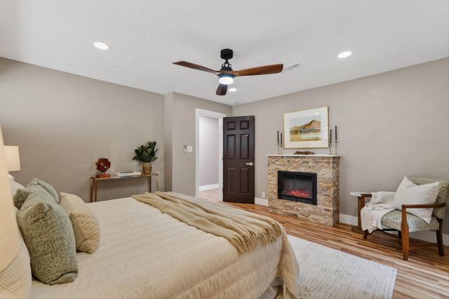 1025 Roma Avenue NE, Albuquerque, NM 87106