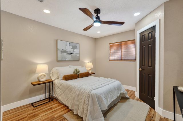 1025 Roma Avenue NE, Albuquerque, NM 87106