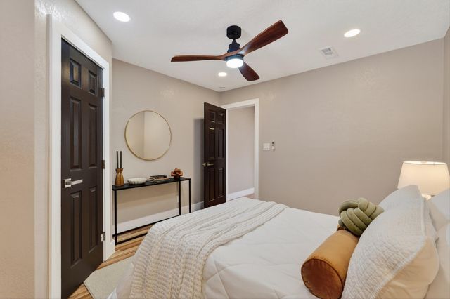 1025 Roma Avenue NE, Albuquerque, NM 87106