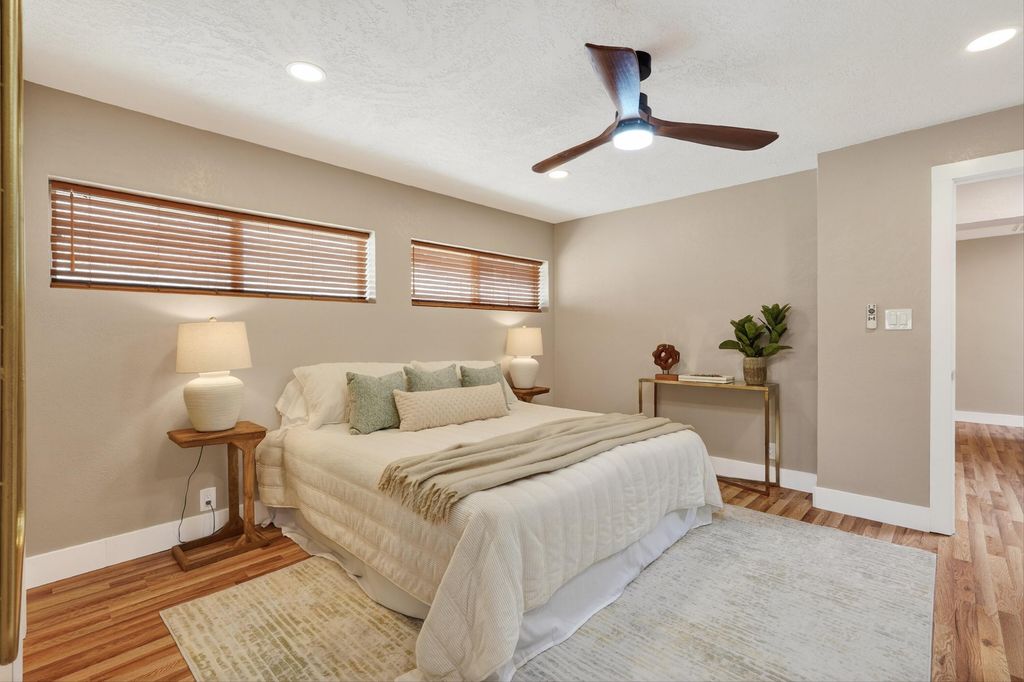 Image 18 of property listing at 1025 Roma Avenue NE, Albuquerque, NM 87106