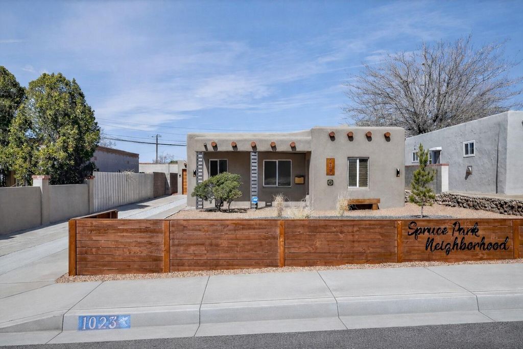 Image 3 of property listing at 1025 Roma Avenue NE, Albuquerque, NM 87106