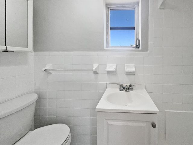 411 THOMAS AVENUE, Frostproof, FL 33843