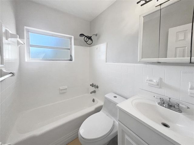 411 THOMAS AVENUE, Frostproof, FL 33843