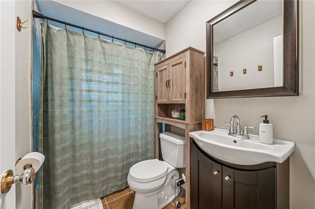 290 Wexford Bayne Rd, Pine Twp, PA 15090