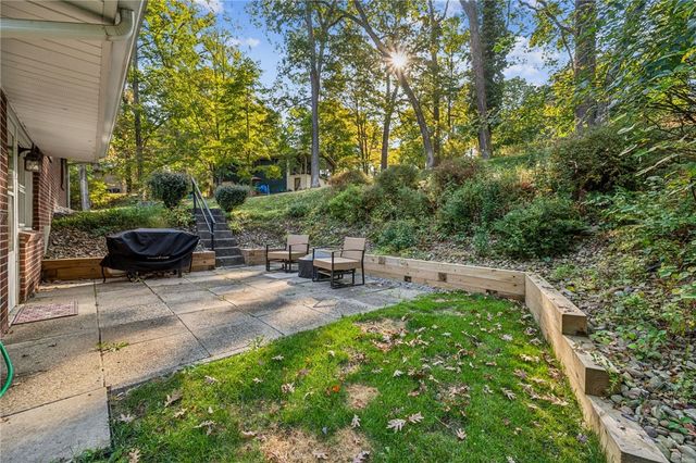 290 Wexford Bayne Rd, Pine Twp, PA 15090