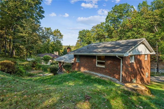 290 Wexford Bayne Rd, Pine Twp, PA 15090