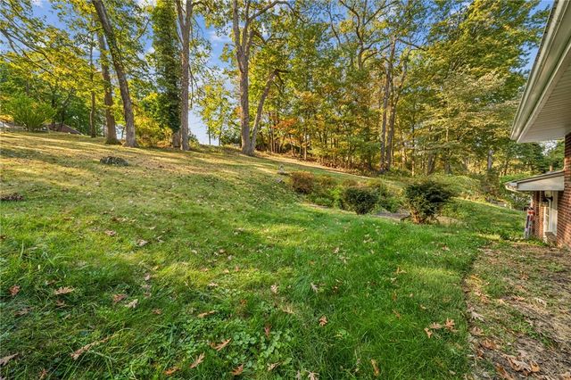 290 Wexford Bayne Rd, Pine Twp, PA 15090