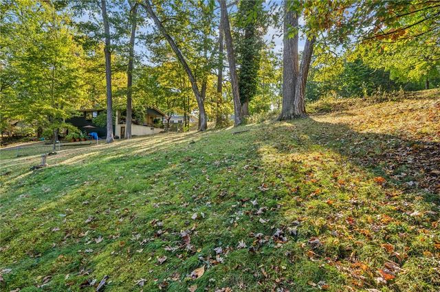 290 Wexford Bayne Rd, Pine Twp, PA 15090