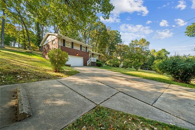 290 Wexford Bayne Rd, Pine Twp, PA 15090