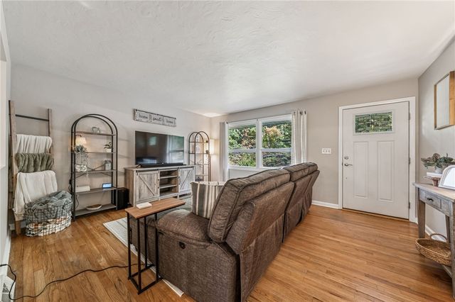 290 Wexford Bayne Rd, Pine Twp, PA 15090