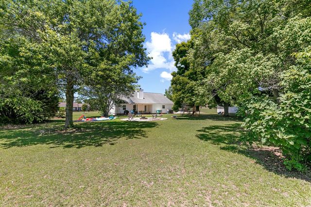 107 Willow Oaks Dr., Headland, AL 36345