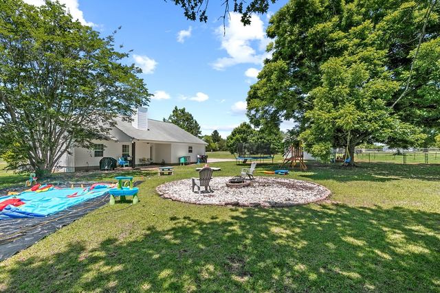 107 Willow Oaks Dr., Headland, AL 36345